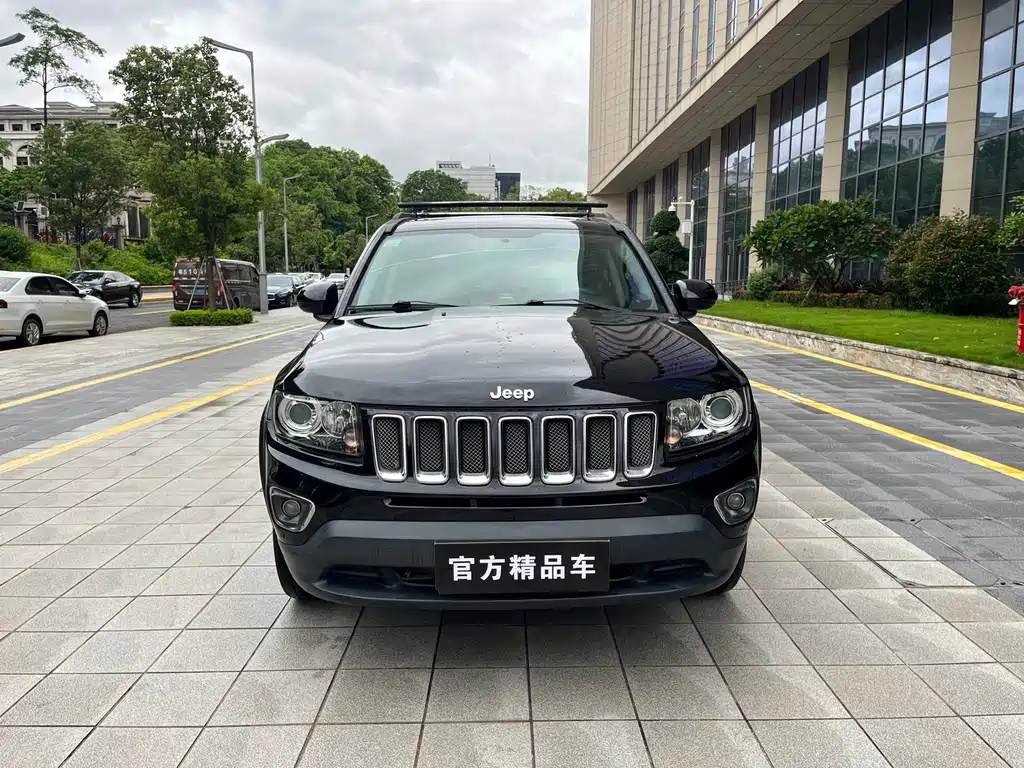 Compass (Import) Facelift 2.4 L 4 WD Comfort