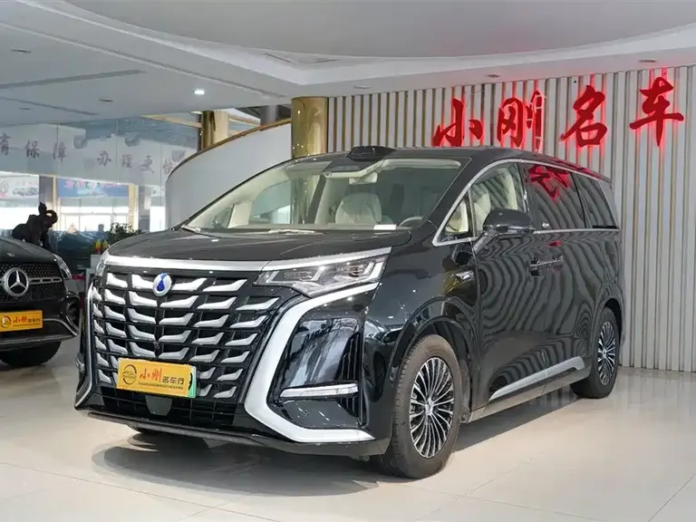 Denza D9 DM-i Smart Drive 1020 4 WD Flagship