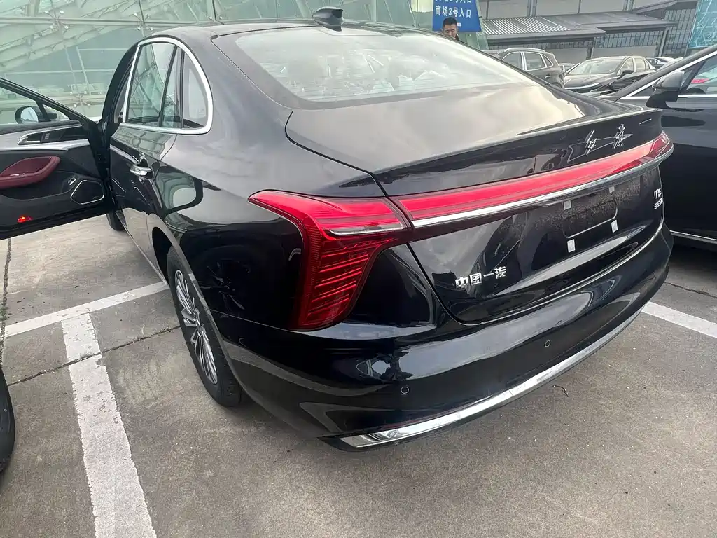 Hongqi H5 2.0 T Auto Flagship Smooth