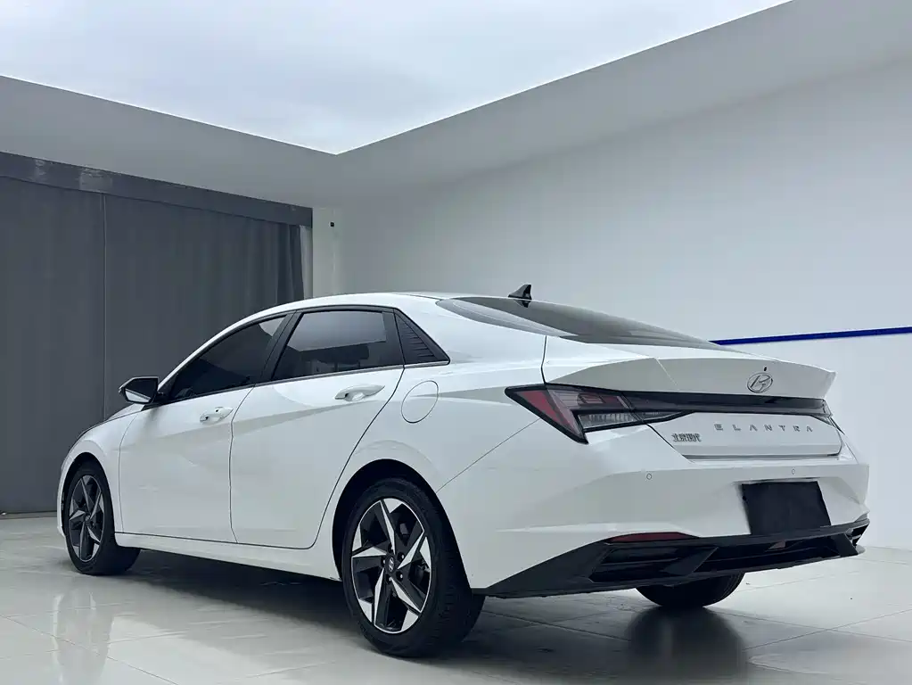 Elantra 1.5 L CVT LUX Distinguished