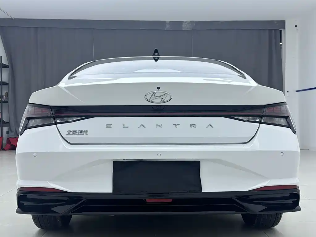 Elantra 1.5 L CVT LUX Distinguished