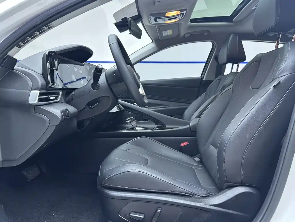 Elantra 1.5 L CVT LUX Distinguished