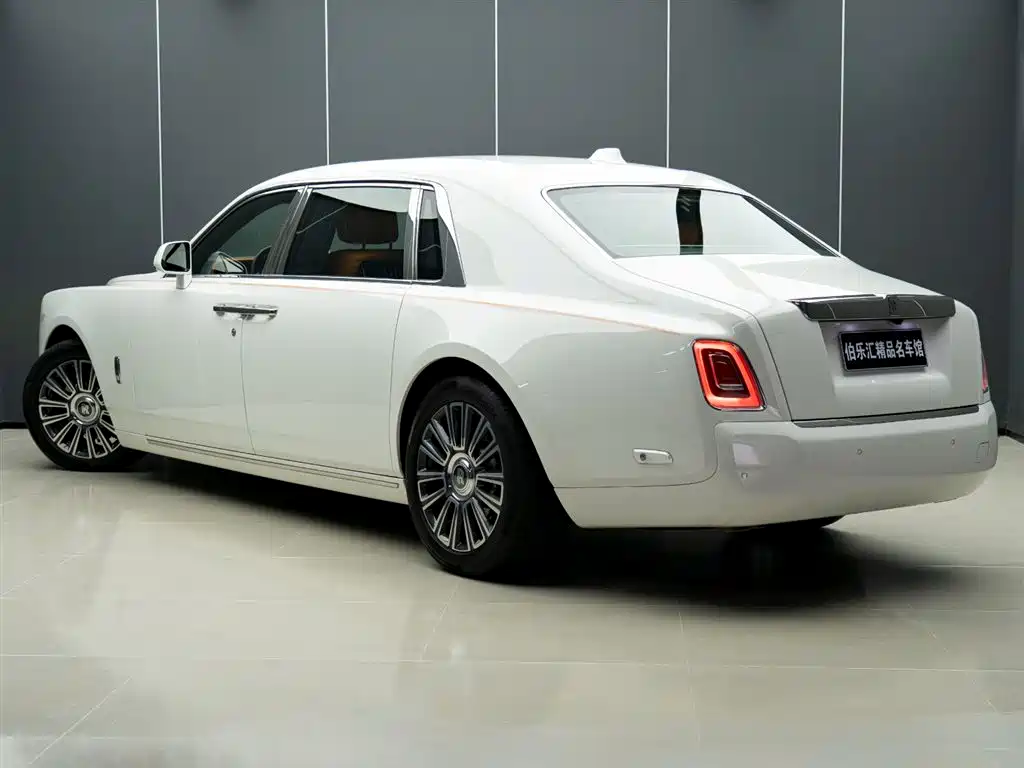 Phantom 6.7 T LWB Range