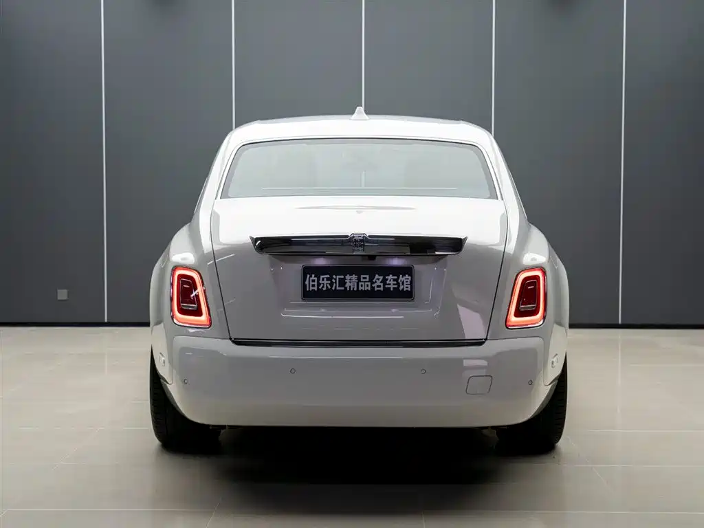 Phantom 6.7 T LWB Range