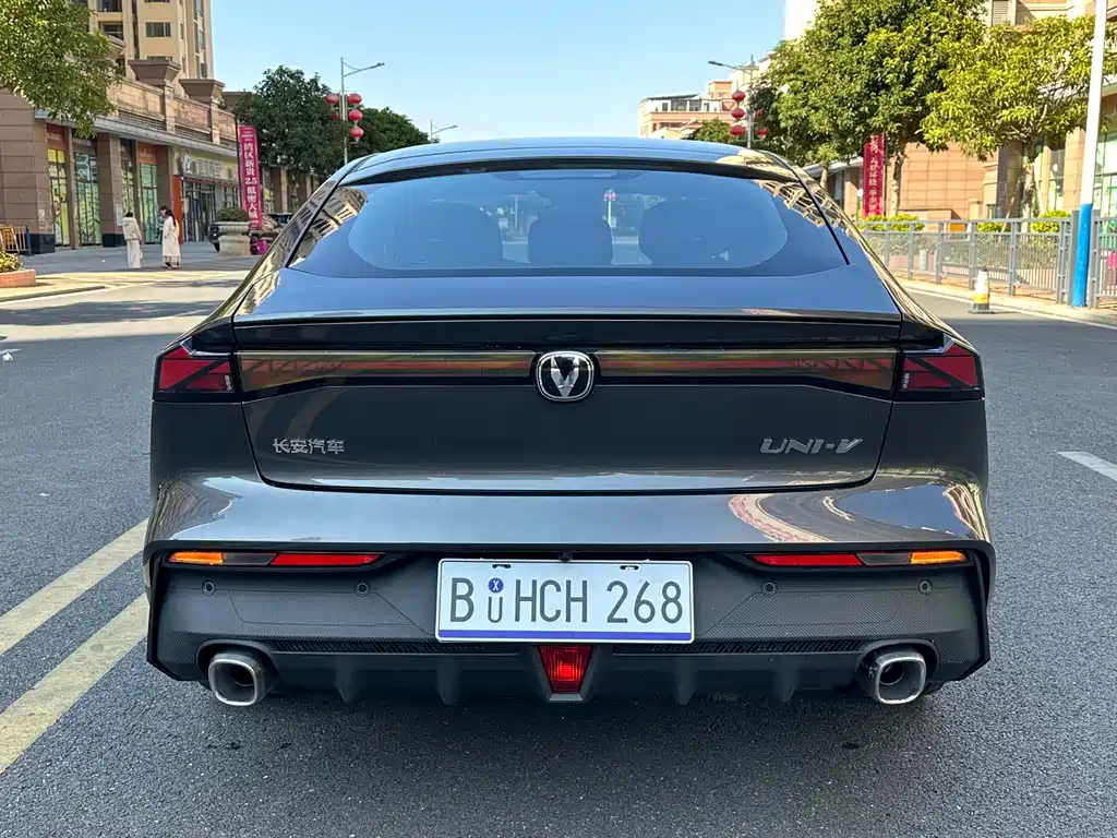 Changan UNI-V 1.5 T Distinguished