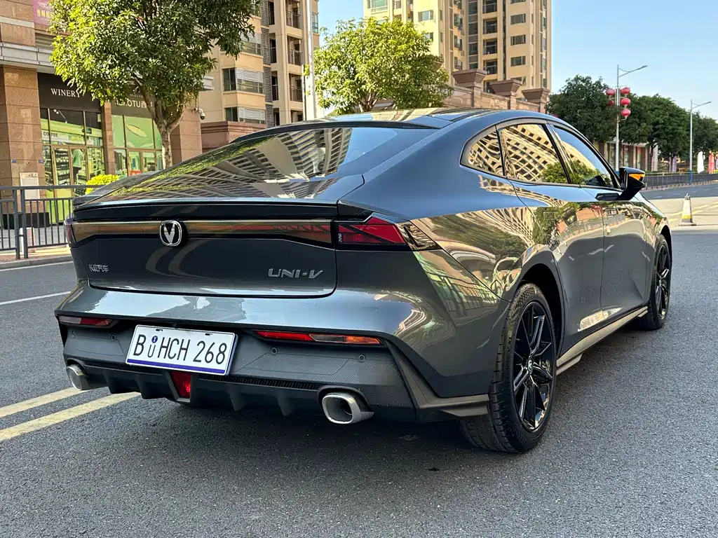 Changan UNI-V 1.5 T Distinguished