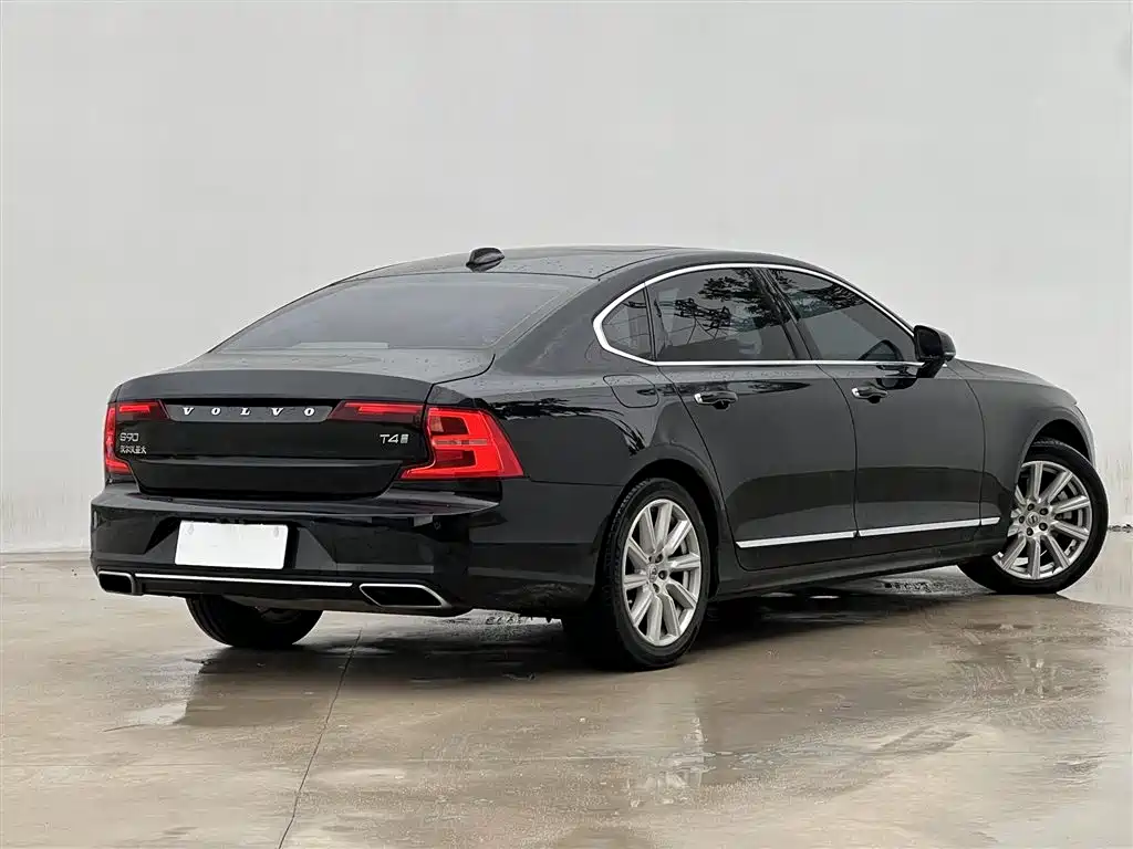 Volvo S90 T4 Smart Travel Luxury