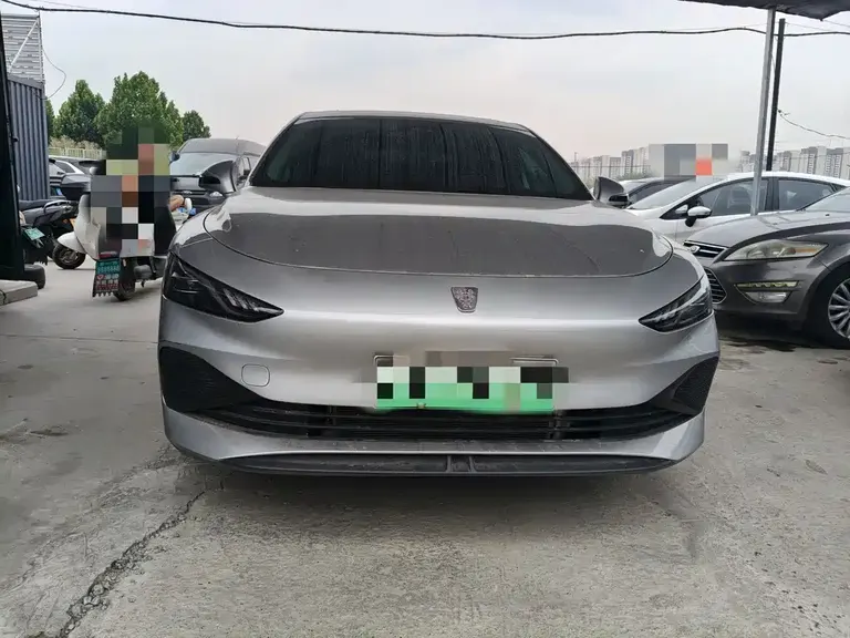 Roewe D7 DMH 125 km Outstanding