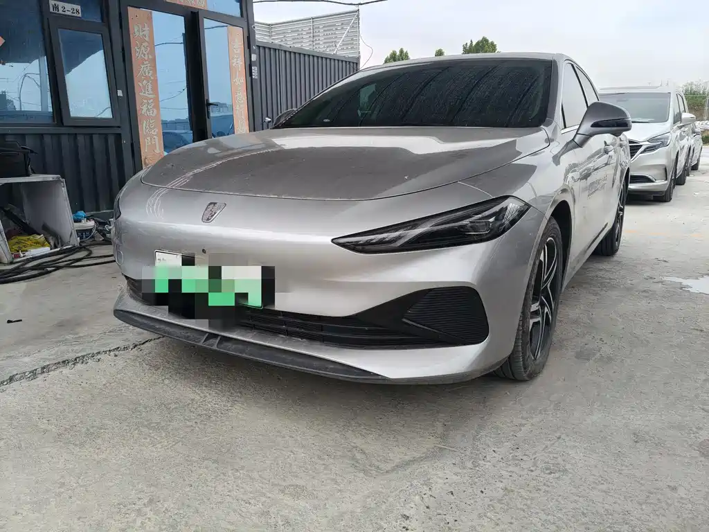 Roewe D7 DMH 125 km Outstanding