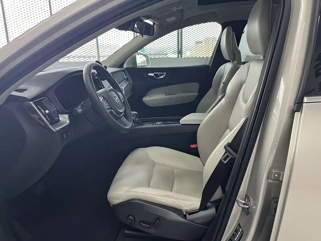 Volvo XC60 T5 4 WD Smart Ease