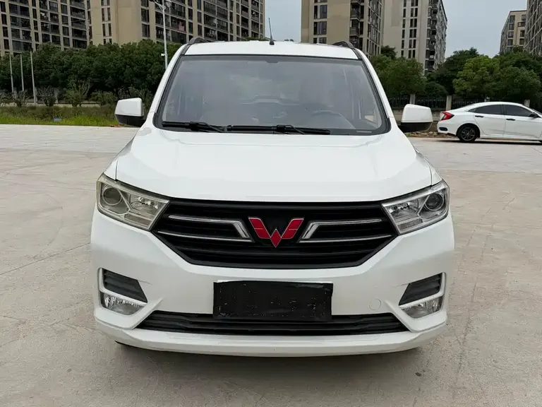 Wuling Hongguang 1.5 L S Standard LAR