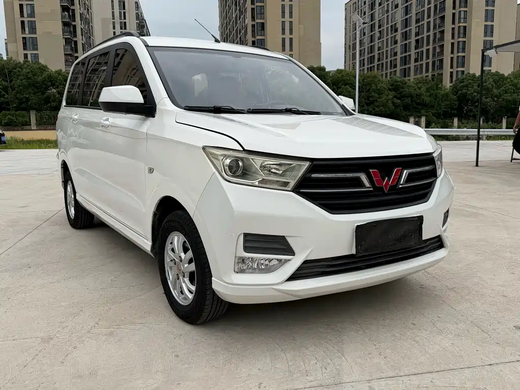 Wuling Hongguang 1.5 L S Standard LAR
