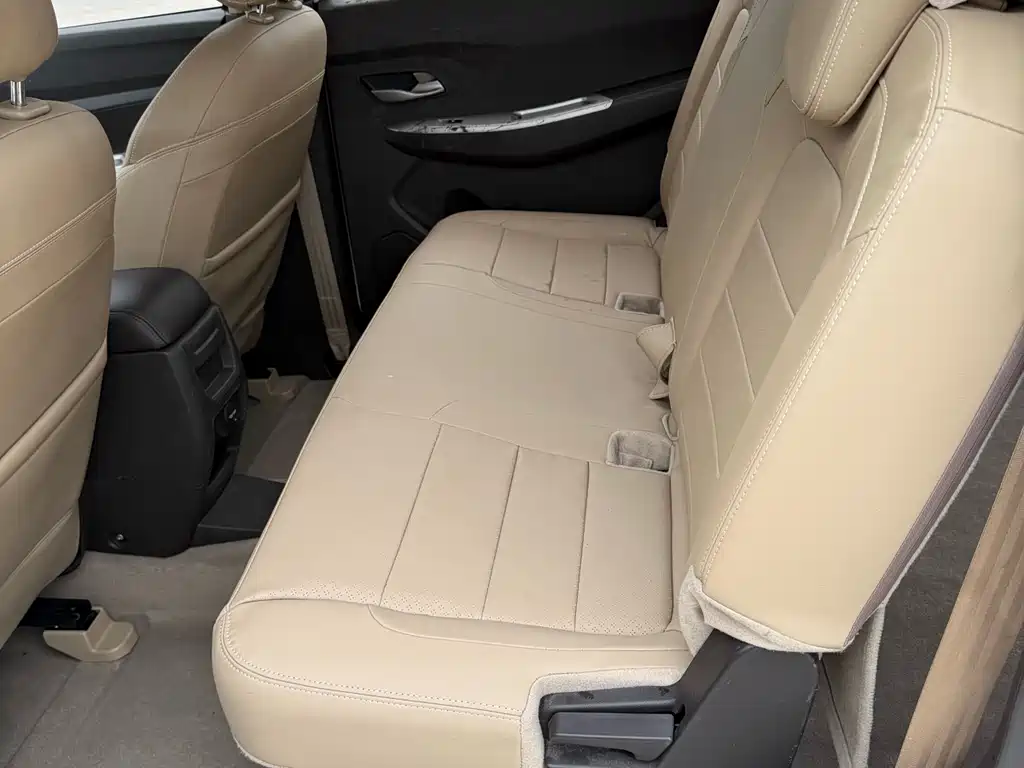 Wuling Hongguang 1.5 L S Standard LAR