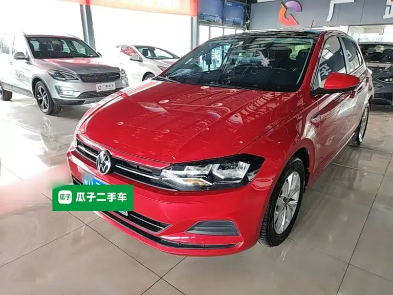 Volkswagen Polo Plus 1.5 L Auto Colorful Tech