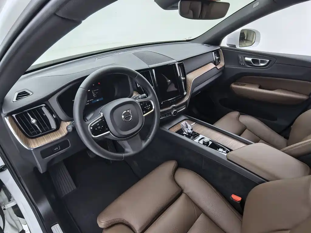 Volvo XC60 B5 4 WD Smart Vision Luxury