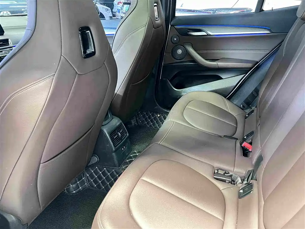 BMW X2 sDrive25 i Premium M Sport Package