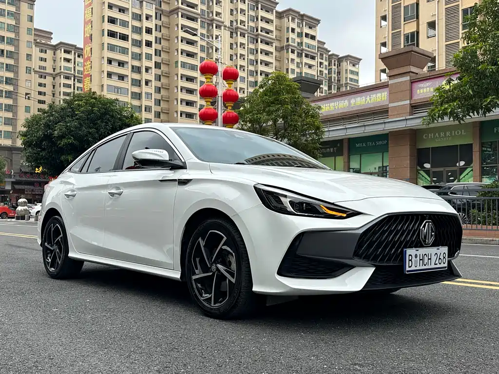 MG5 Facelift 300 TGI DCT Youth Luxury Flagship