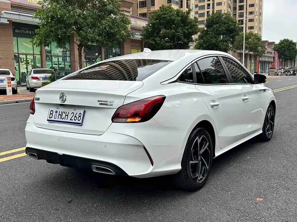 MG5 Facelift 300 TGI DCT Youth Luxury Flagship