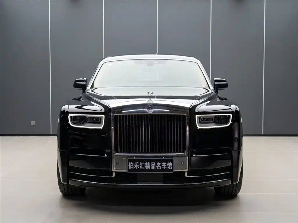 Phantom 6.7 T LWB Range