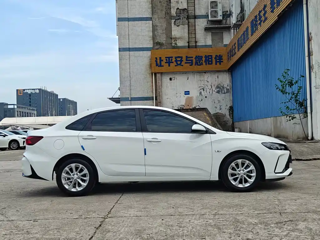Monza 1.5 L DCT Joy