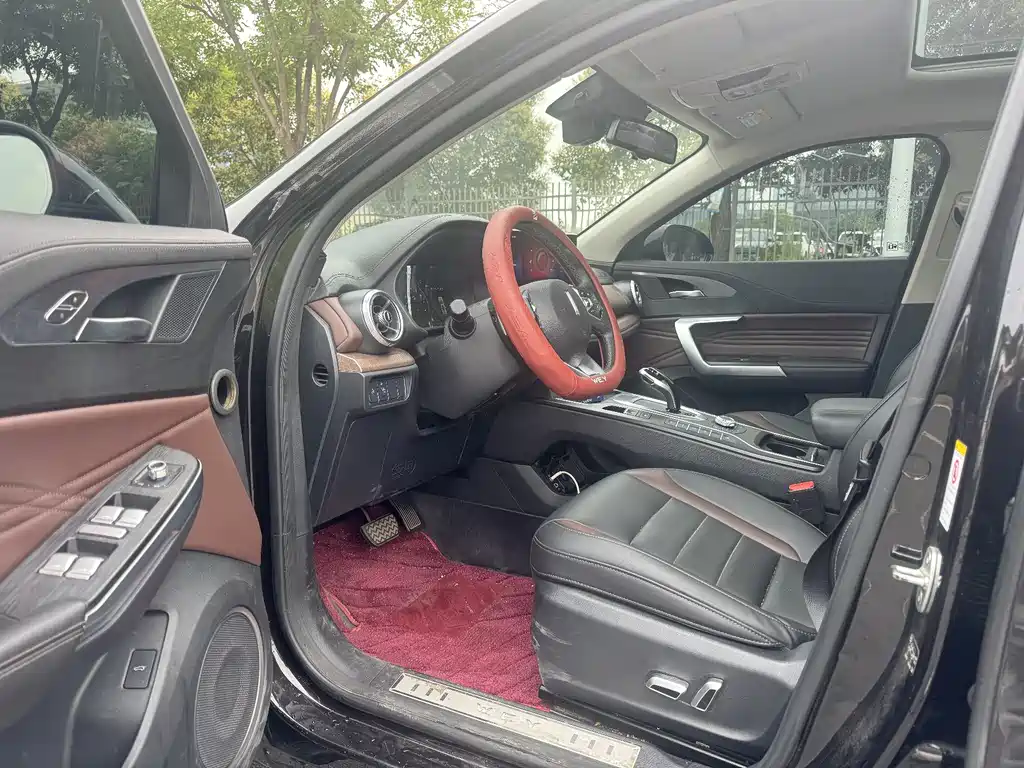 WEY VV5 1.5 T 2 WD Smart Pioneer