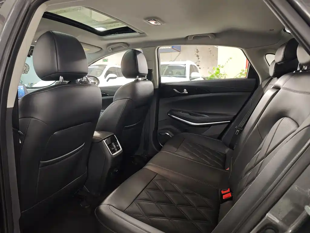 Ruicheng CC Blue Whale 1.5 T DCT Luxury