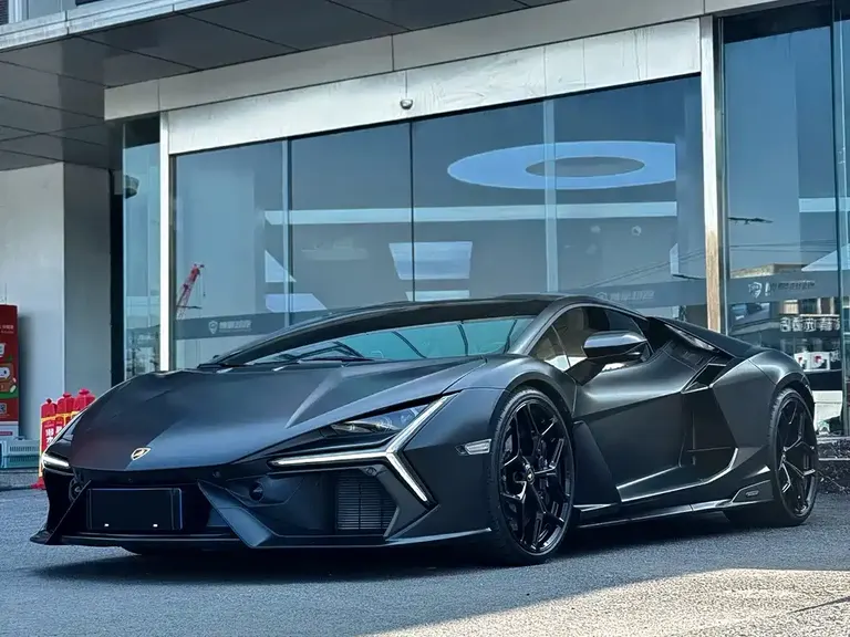 Lamborghini Revuelto 6.5 L PHEV Standard