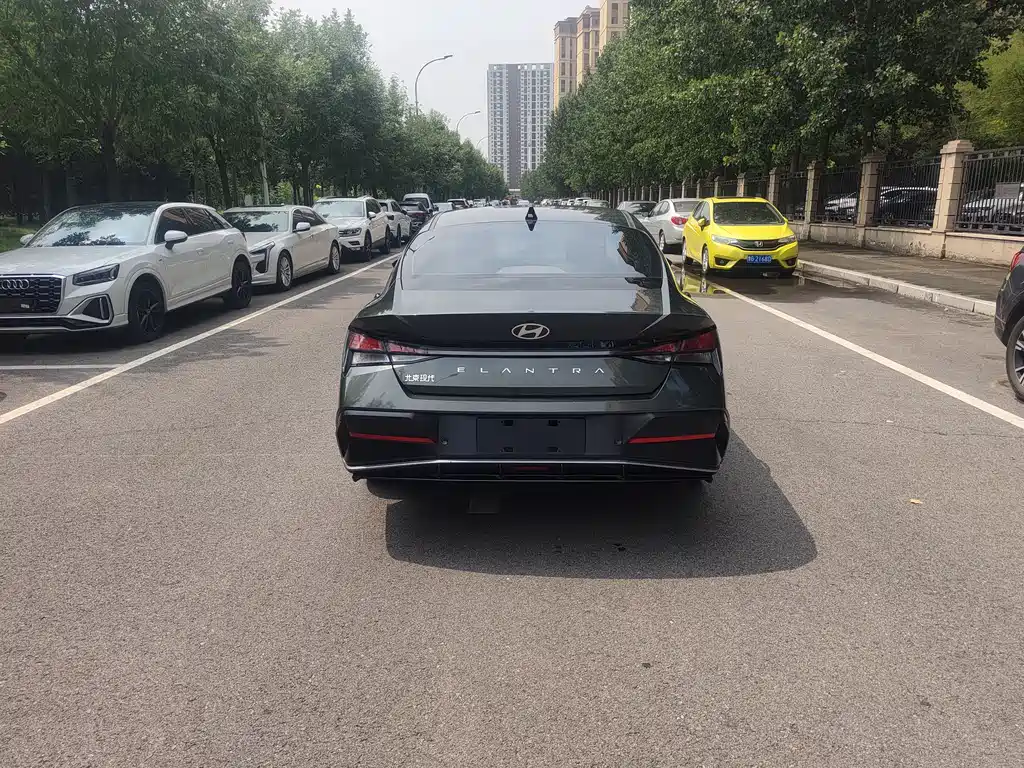 Elantra 1.5 L CVT GLX Elite