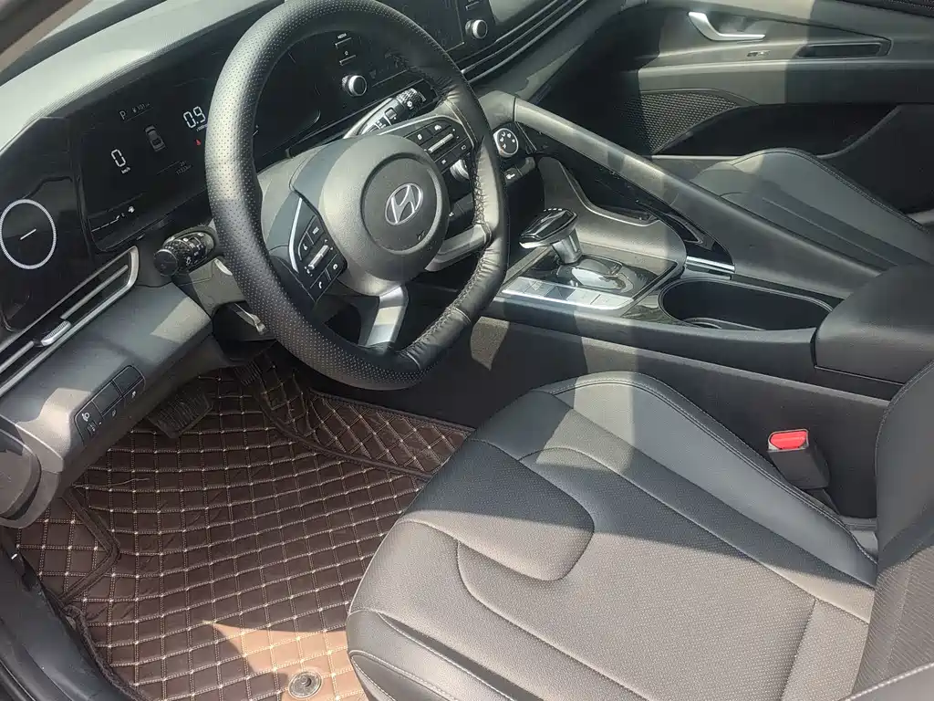Elantra 1.5 L CVT GLX Elite