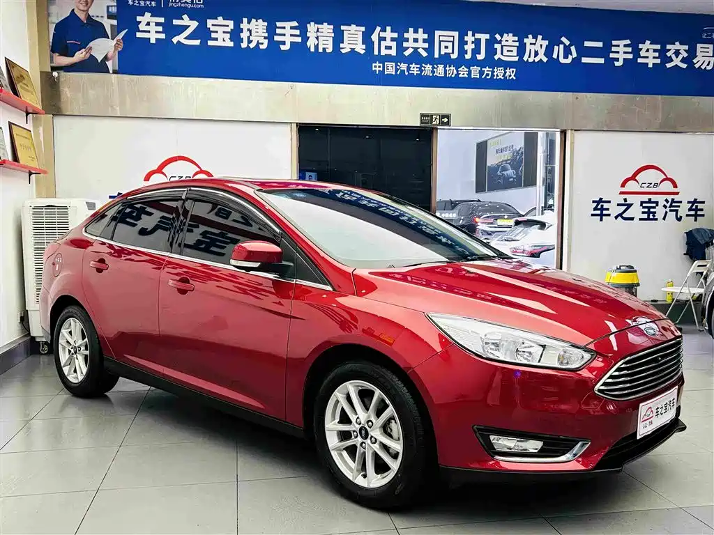 Focus Sedan EcoBoost 180 Auto Elite