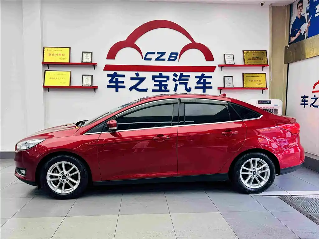 Focus Sedan EcoBoost 180 Auto Elite