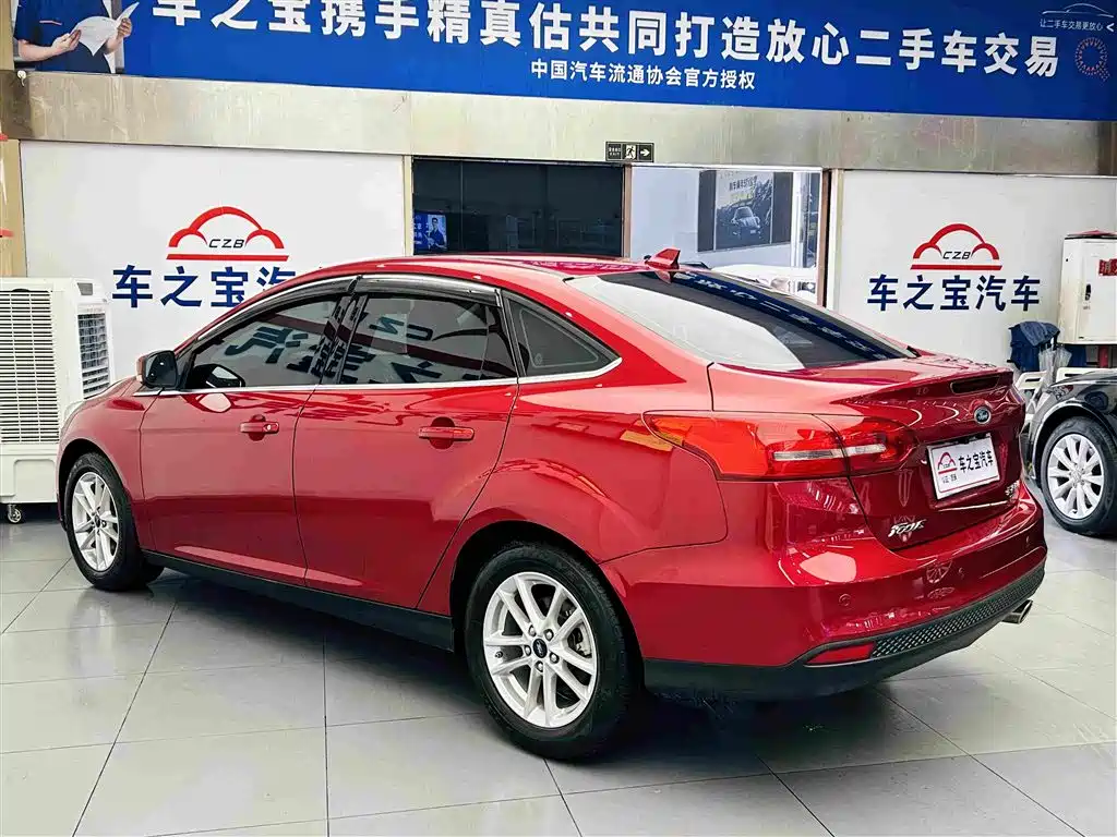 Focus Sedan EcoBoost 180 Auto Elite