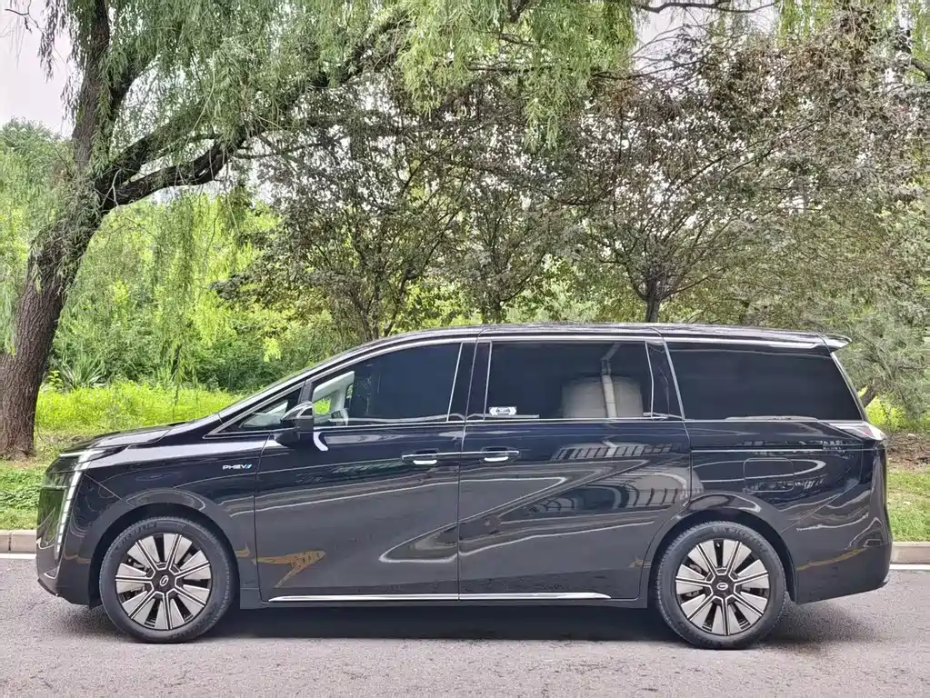 Trumpchi E8 NEV 传祺E8 PHEV 2024款 150 km 龙腾星夜+