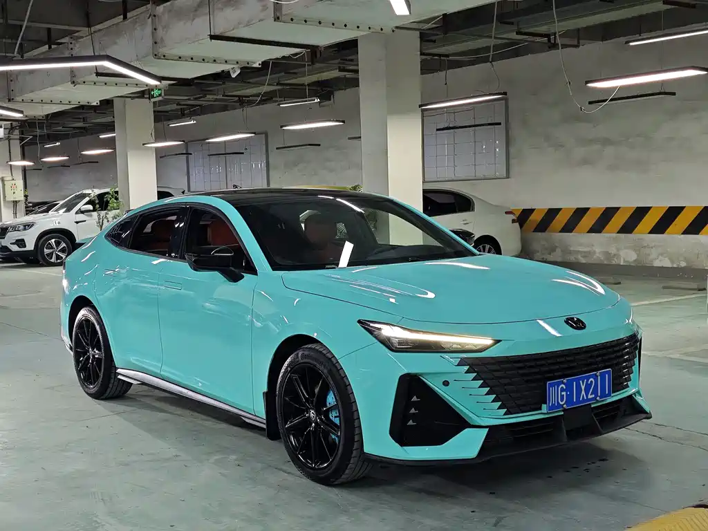 Changan UNI-V 1.5 T Distinguished