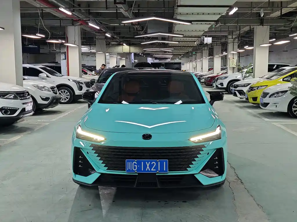 Changan UNI-V 1.5 T Distinguished