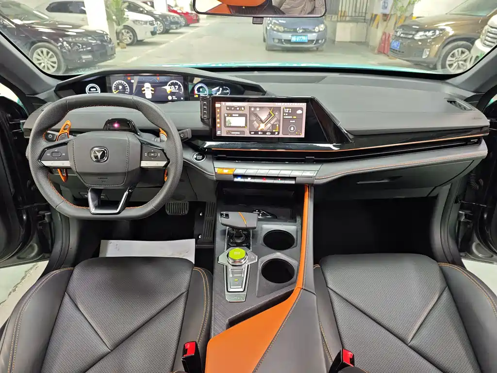 Changan UNI-V 1.5 T Distinguished