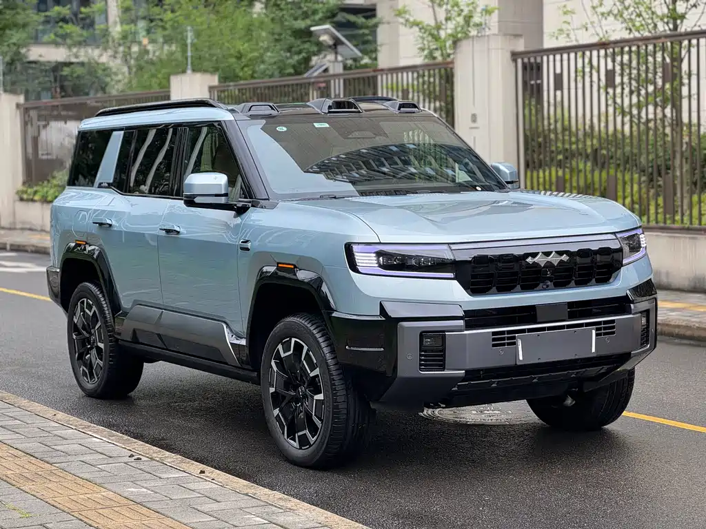 Leopard 8 Brave Flagship 7-seat