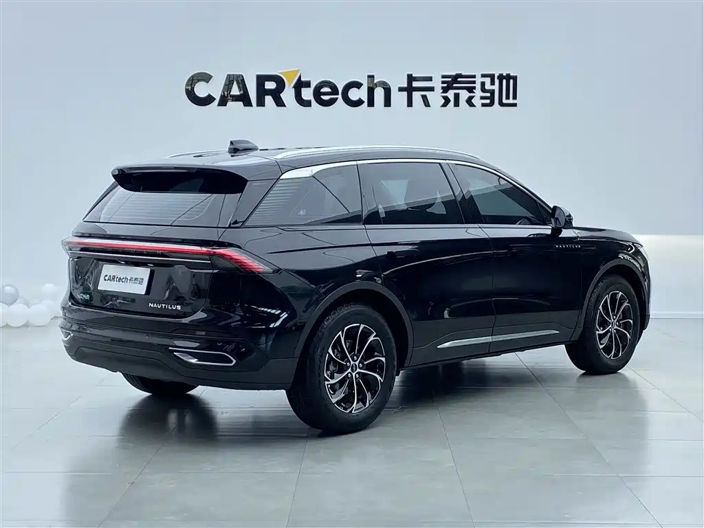 Nautilus 航海家 2025款 改款 2.0 T 四驱尊享版