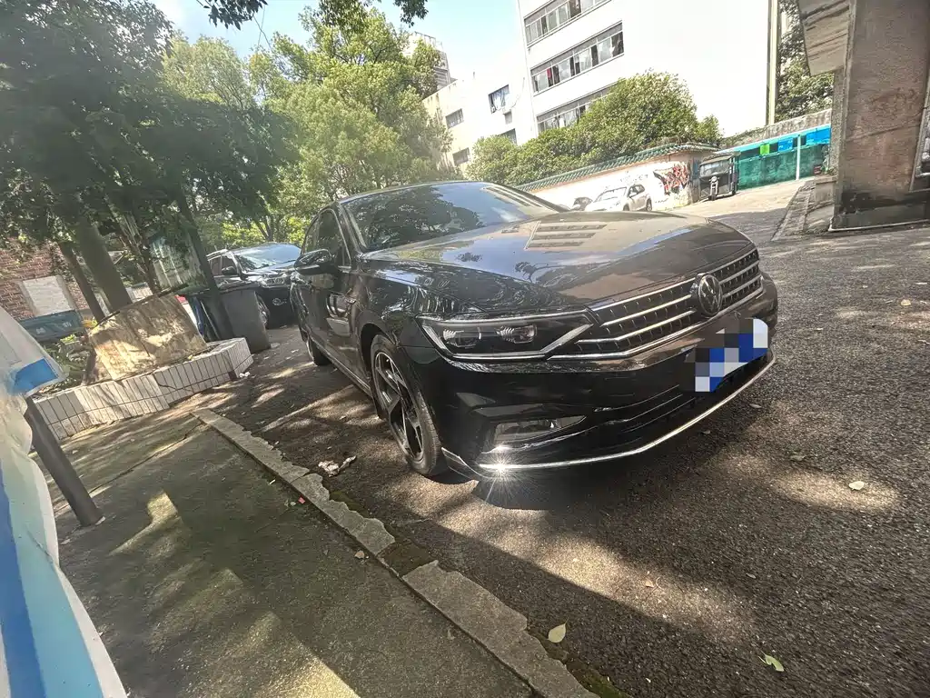 Magotan 200 10 K Commemorative 330 TSI DSG Luxury