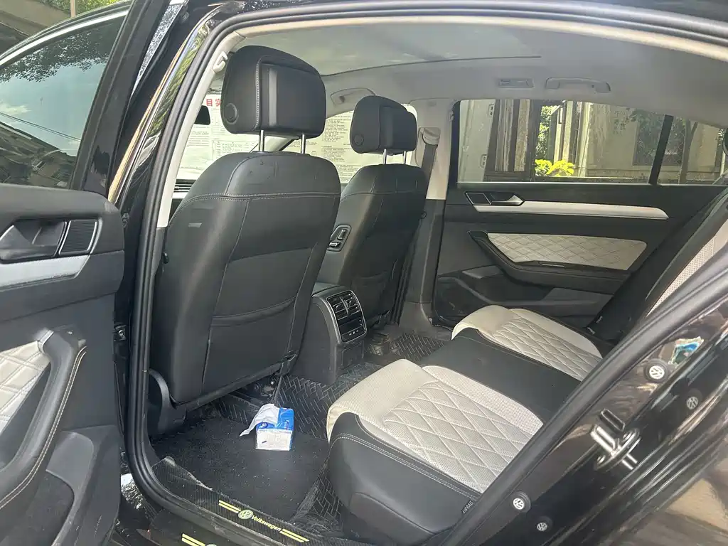 Magotan 200 10 K Commemorative 330 TSI DSG Luxury