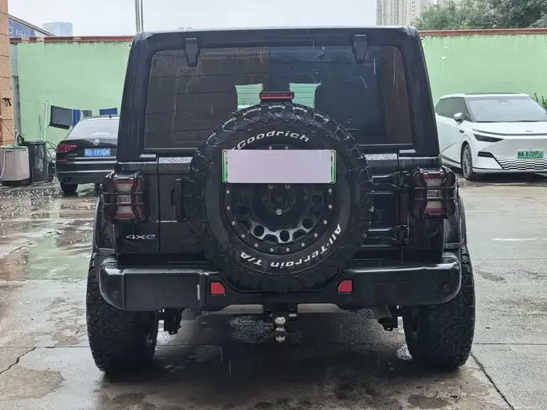 Jeep Wrangler NEV 4-door 2.0 T 4 xe Sahara Advance