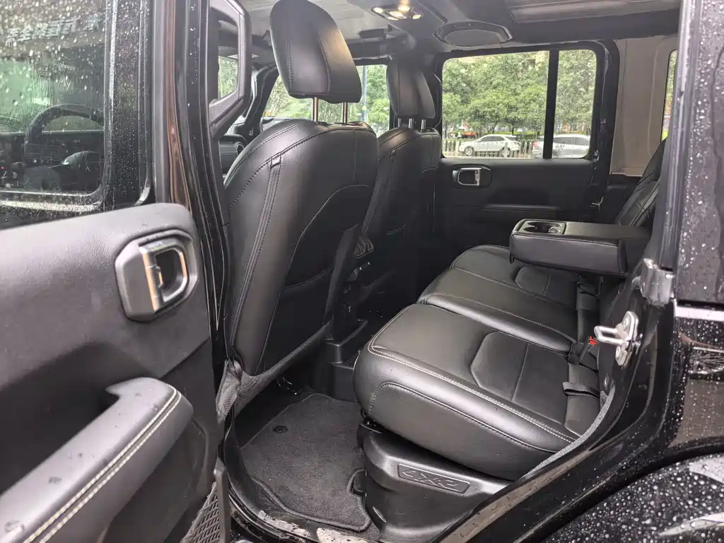 Wrangler NEV 4-door 2.0 T 4 xe Sahara Advance