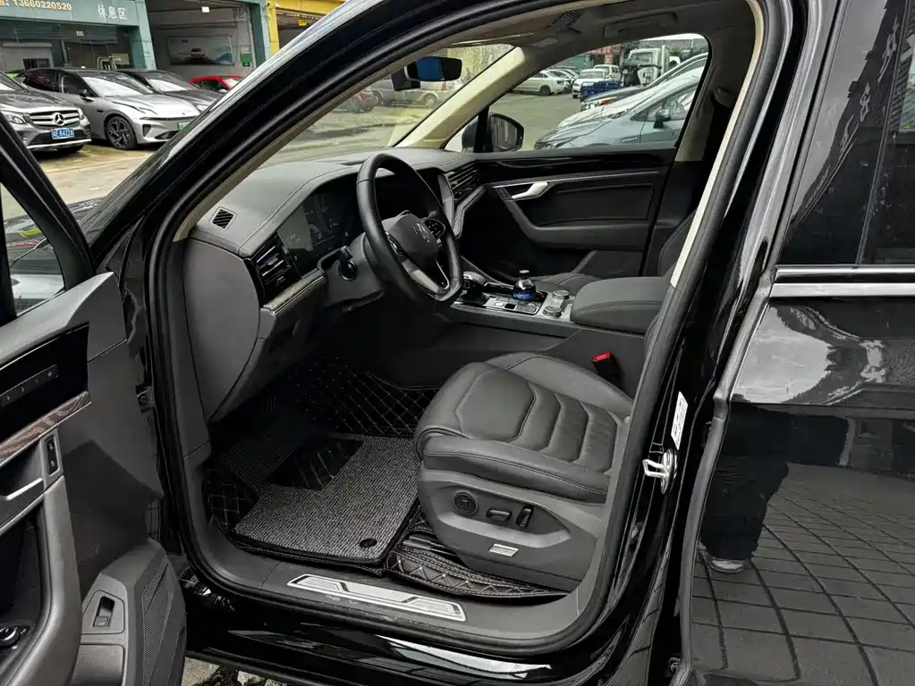 Touareg 3.0 TSI Sharp Enjoyment Black Shine Sport Package