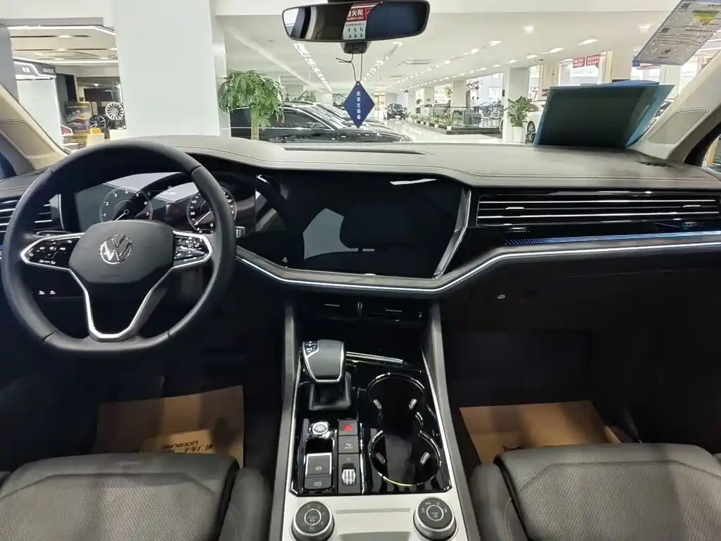 Touareg 3.0 TSI Sharp Enjoyment Black Shine Sport Package