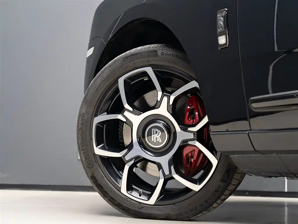 Cullinan Black Badge