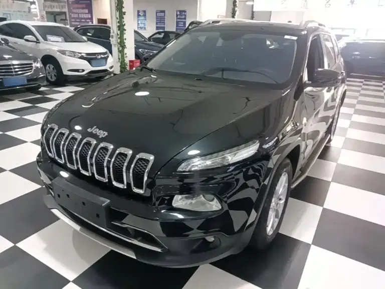 Jeep Cherokee 2.0 L Superior