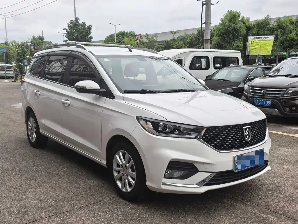 Baojun 360 1.5 L CVT Elite CN-VI