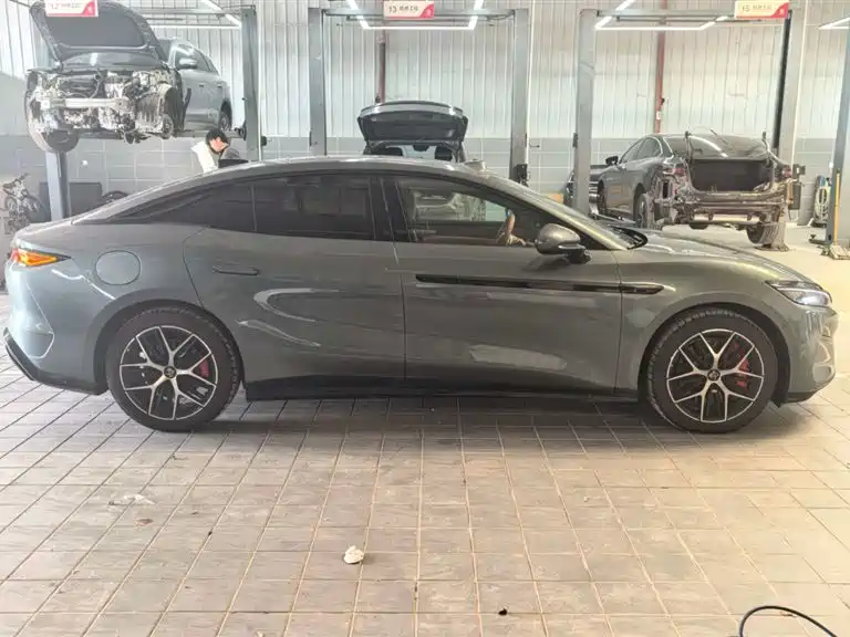 Han L DM-p 4 WD Lidar Flagship