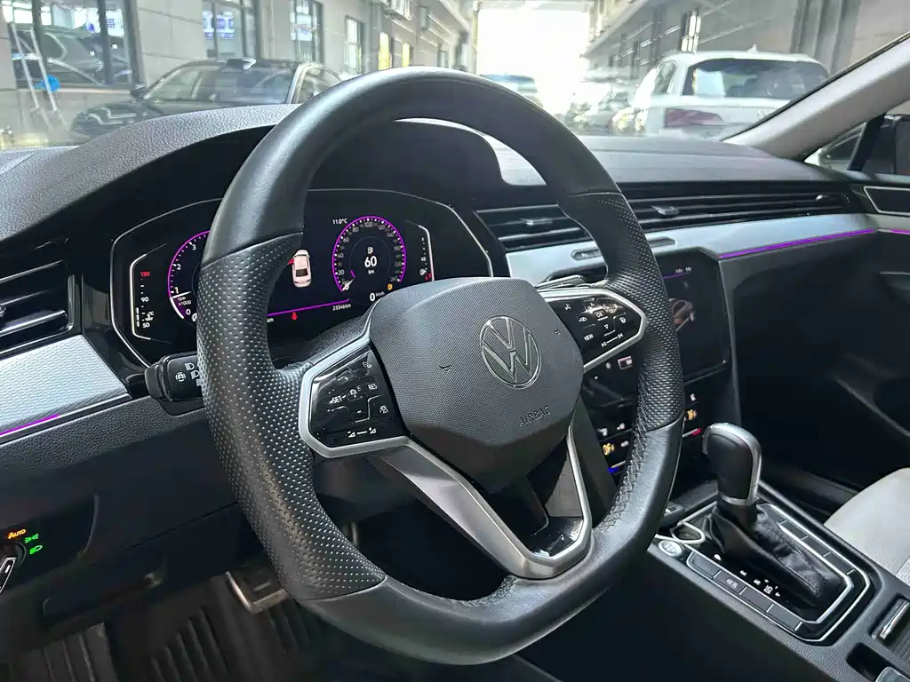 Magotan 200 10 K Commemorative 330 TSI DSG Luxury