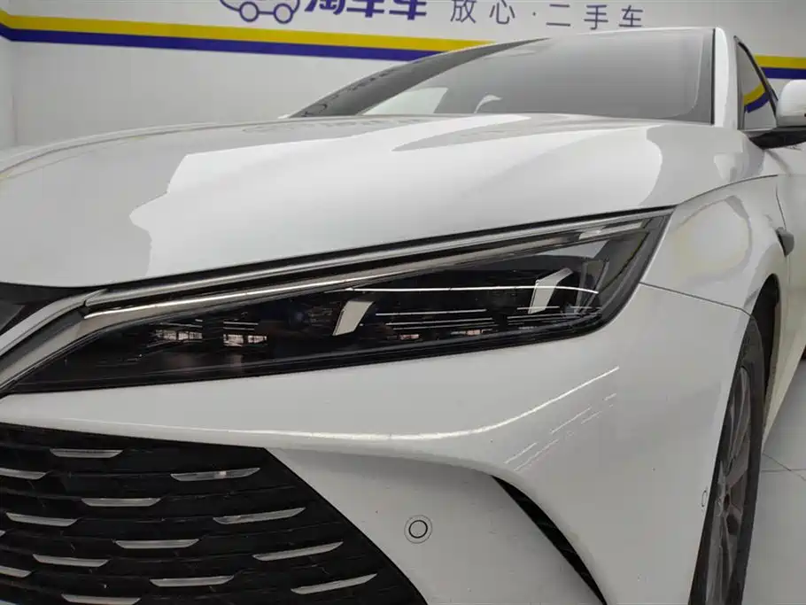 Qin L DM-i Smart Drive 80 KM Leading
